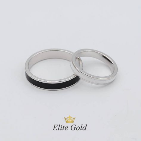 Лаконичные обручальные кольца Pallas с полоской эмали в центре