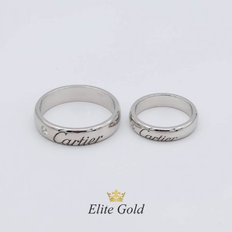 Классические обручальные кольца с надписью Картье на лицевой стороне