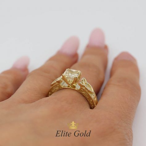 Авторское кольцо Radiance с кельтскими узорами и крупным камнем