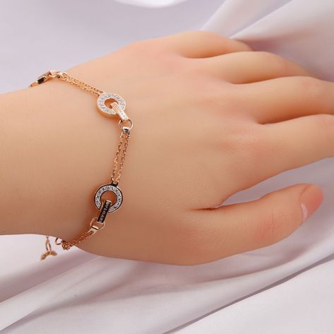 Авторский браслет с надписями в стиле известного бренда