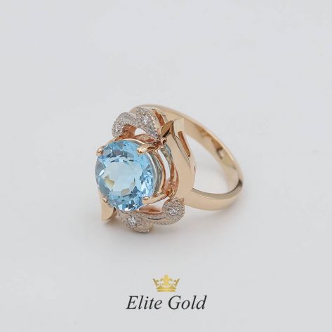 Авторское женское кольцо Arta с крупным камнем в центре