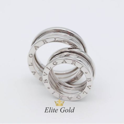 из белого золота без камней на 3 спирали