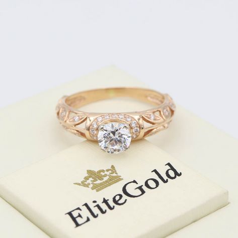 женское кольцо с гранатом