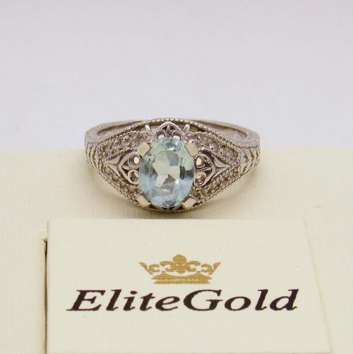винтажное кольцо в белом золоте с топазом и 20 бриллиантами