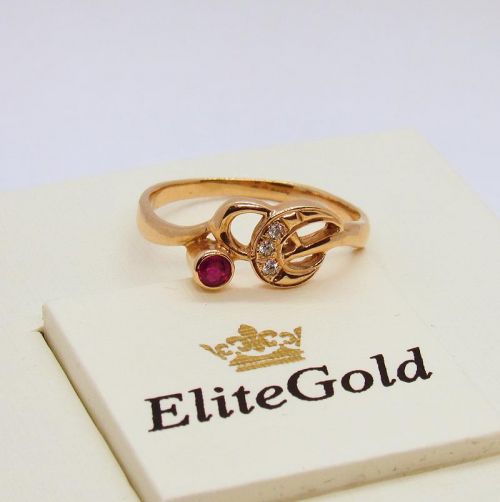 кольцо с рубином и бриллиантами
