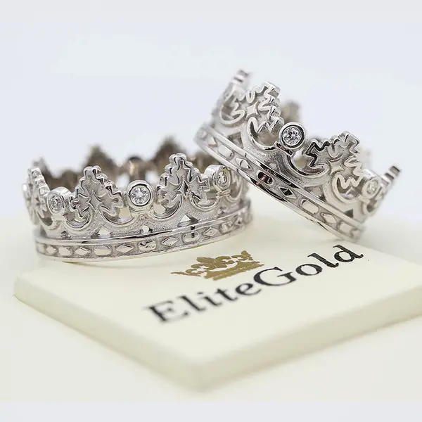 кольца обручальные корона с камнями