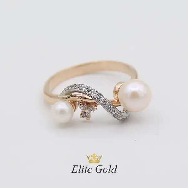 Jasmina's author's ring with pearls and cubic zirkonia