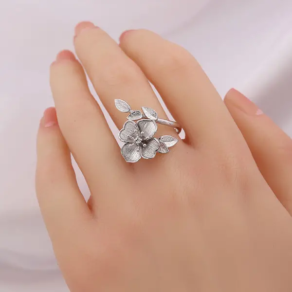 Авторское женское кольцо Magnolia в виде цветка, изображение 4