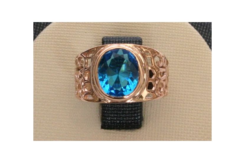 мужское кольцо с большим синим камнем