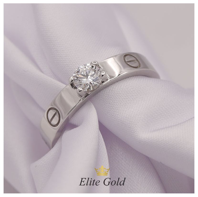 Кольцо в стиле Cartier Love, модель с одним камнем в центре