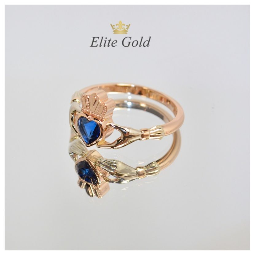 кладдахское кольцо с камнем сердце в красном и белом золоте с синим фианитом