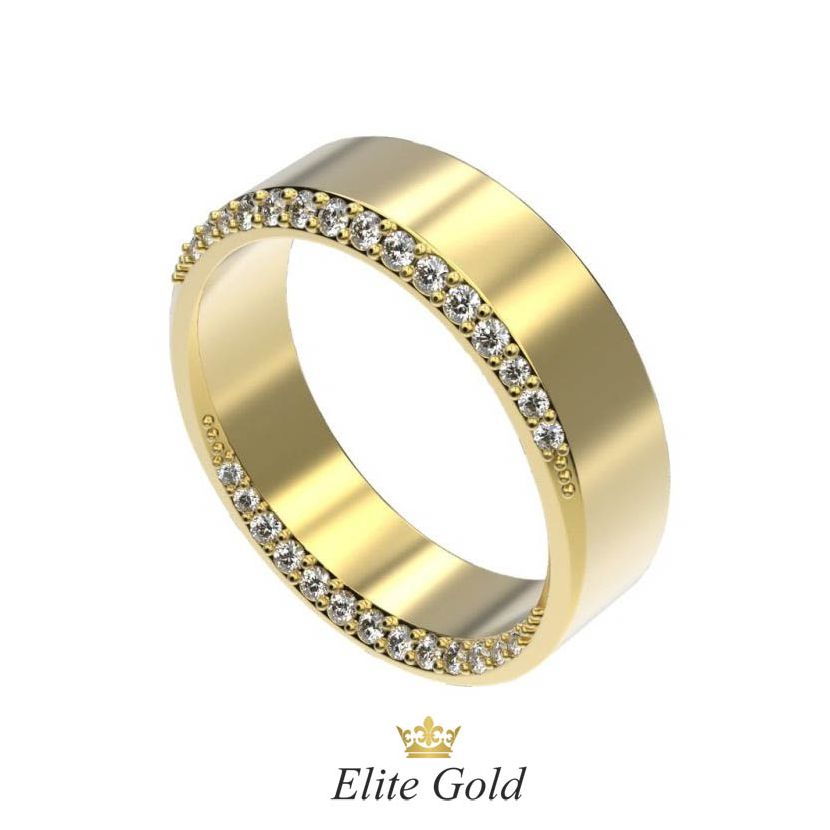 золотое обручальное кольцо с белыми камнями