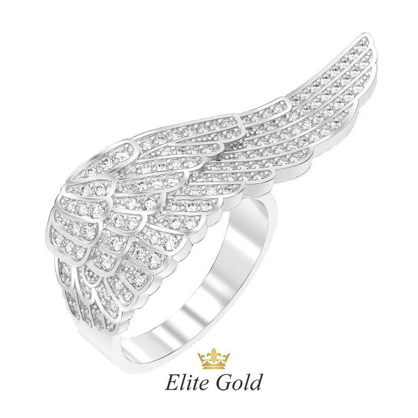 Золотое кольцо Angel wing усыпанное камнями