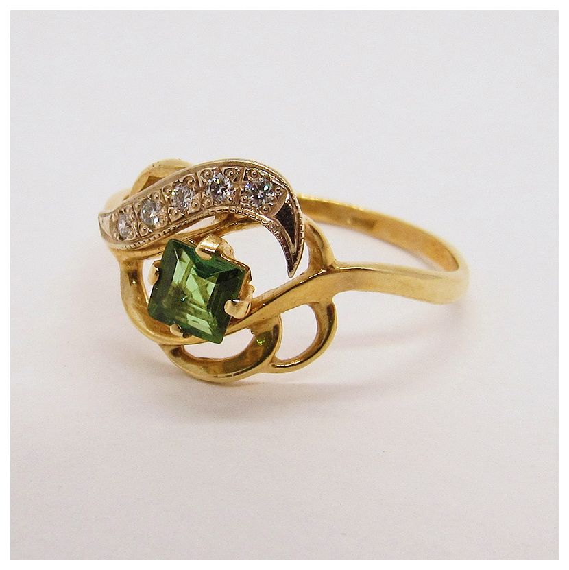кольцо с зеленым турмалином и бриллиантами