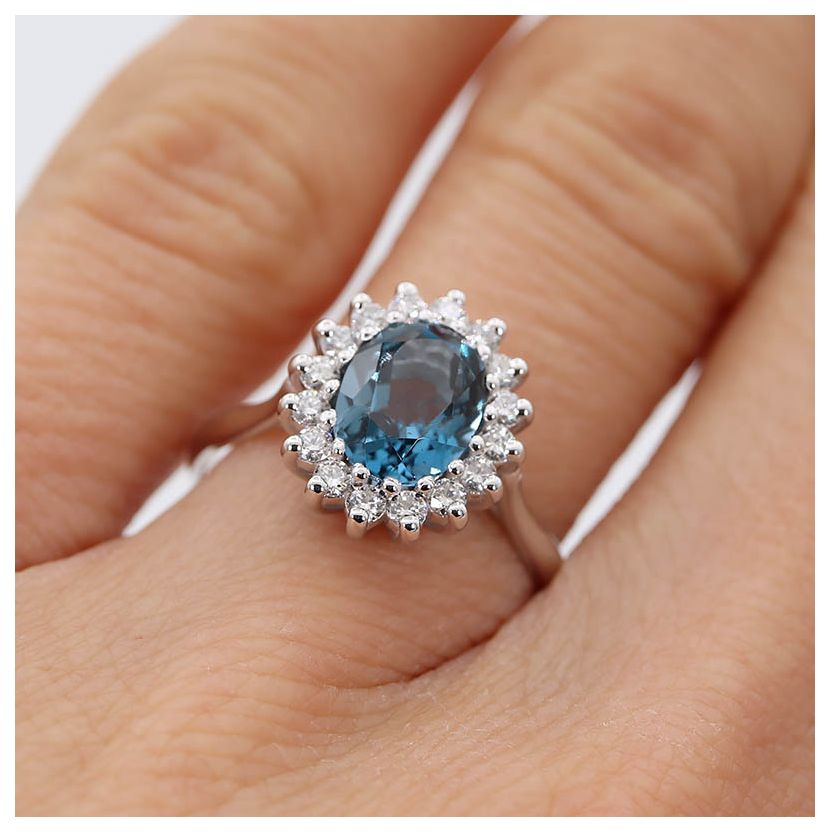 кольцо Принцессы Дианы в белом золоте