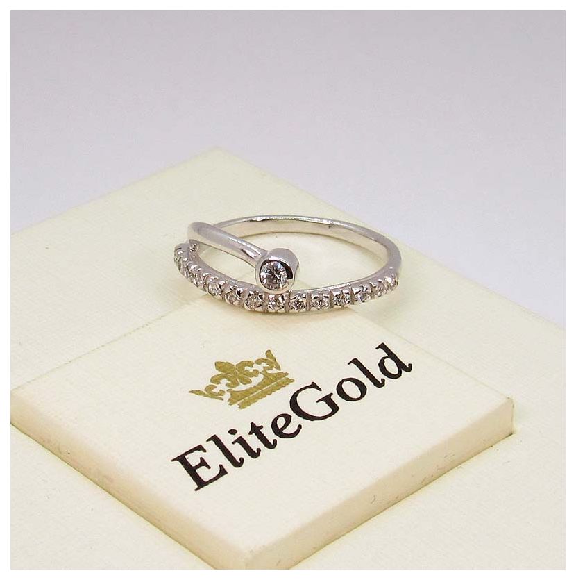 кольцо с бриллиантами в белом золоте